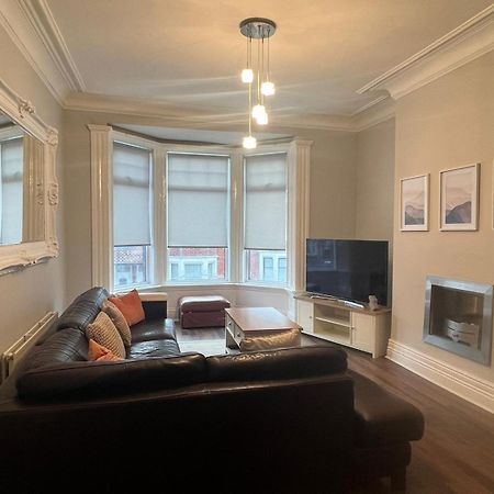 3 Bedroom Property Close To Beach Саут-Шилдс Экстерьер фото